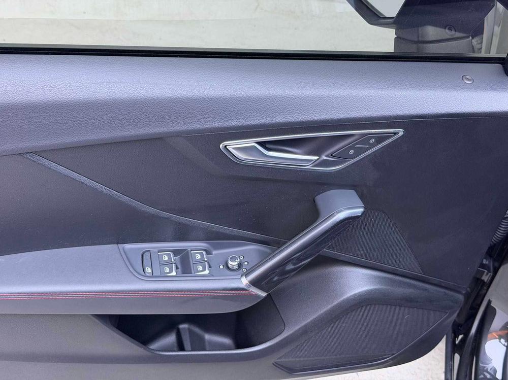 Audi Audi Q2L