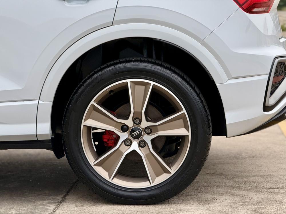 Audi Audi Q2L