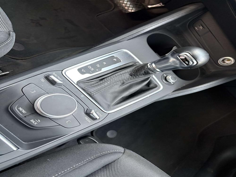 Audi Audi Q2L