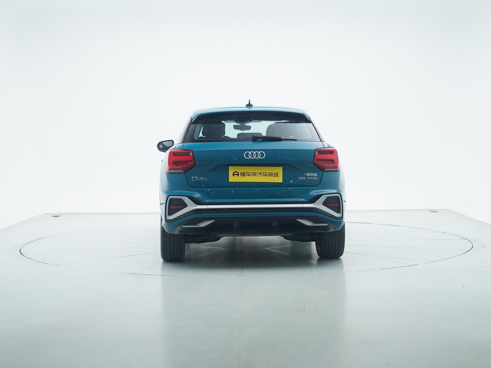 Audi Audi Q2L