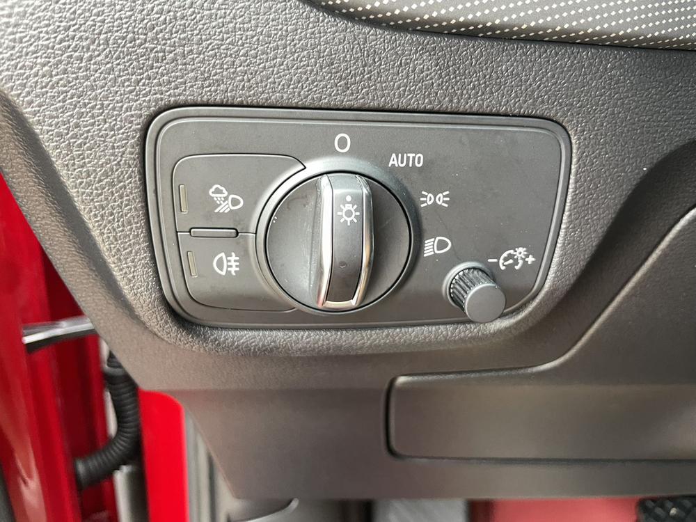 Audi Audi Q2L