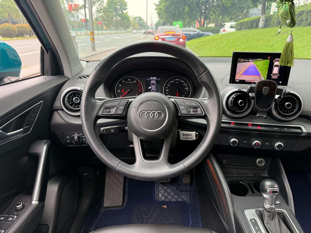 Audi Audi Q2L