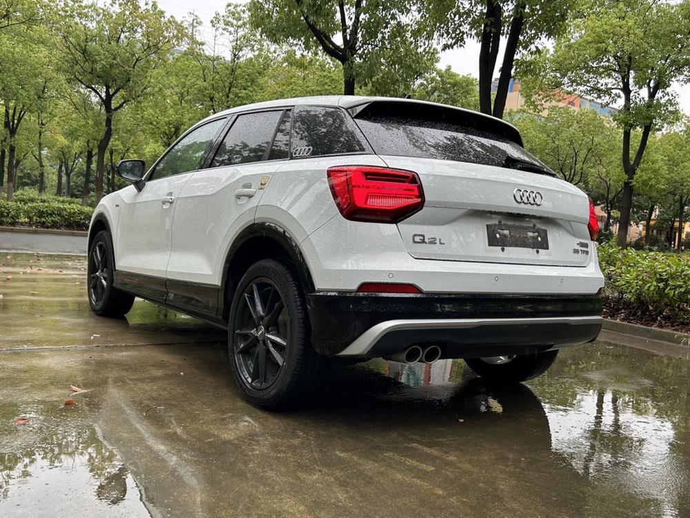 Audi Audi Q2L