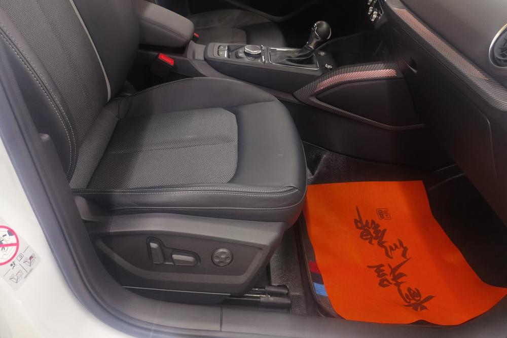 Audi Audi Q2L