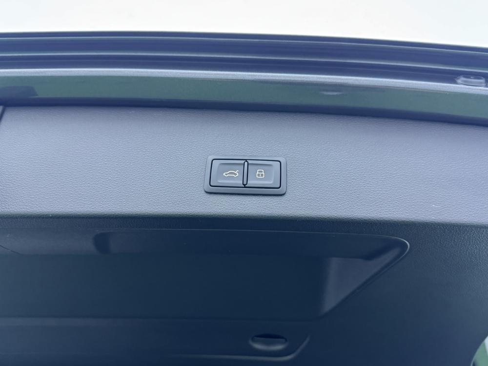 Audi Audi Q2L