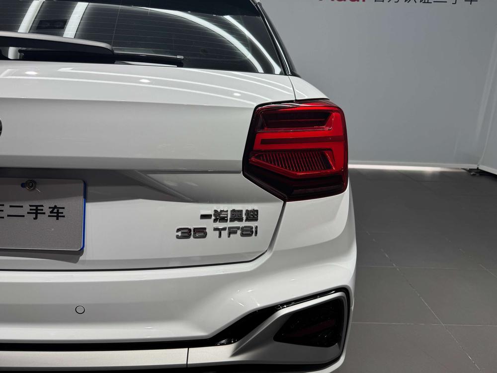 Audi Audi Q2L