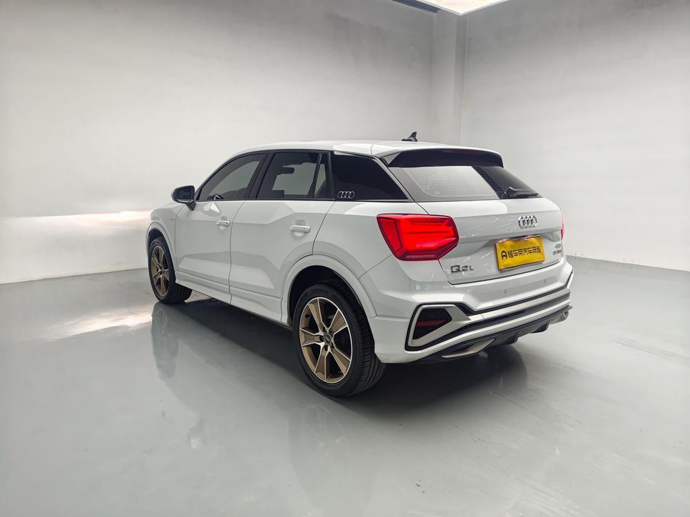 Audi Audi Q2L