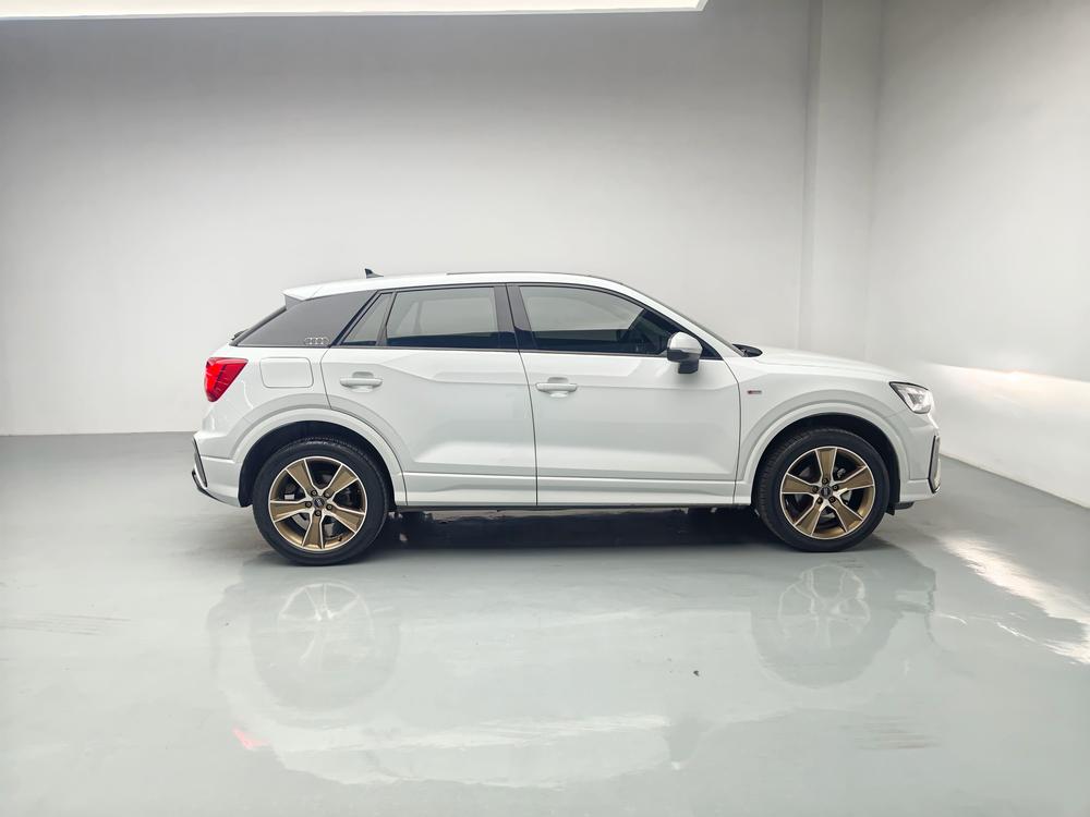 Audi Audi Q2L