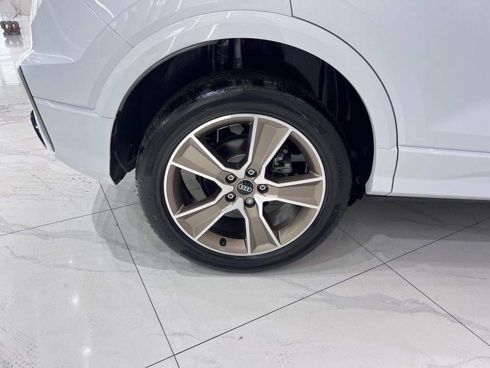 Audi Audi Q2L