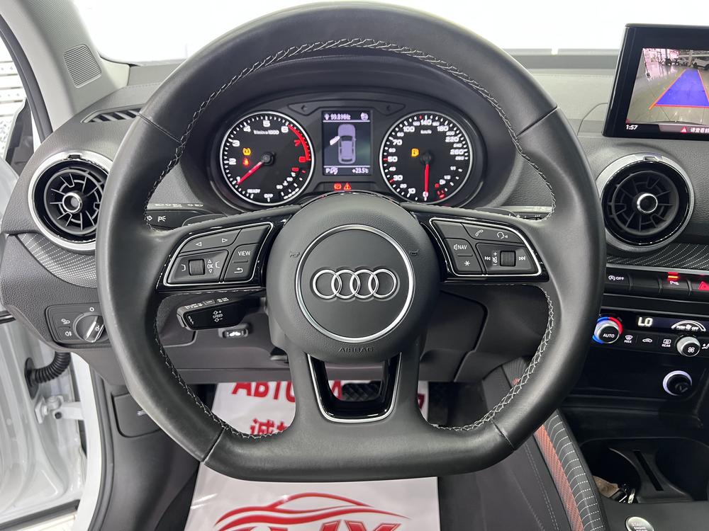 Audi Audi Q2L