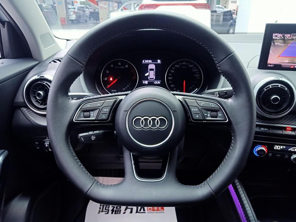 Audi Audi Q2L