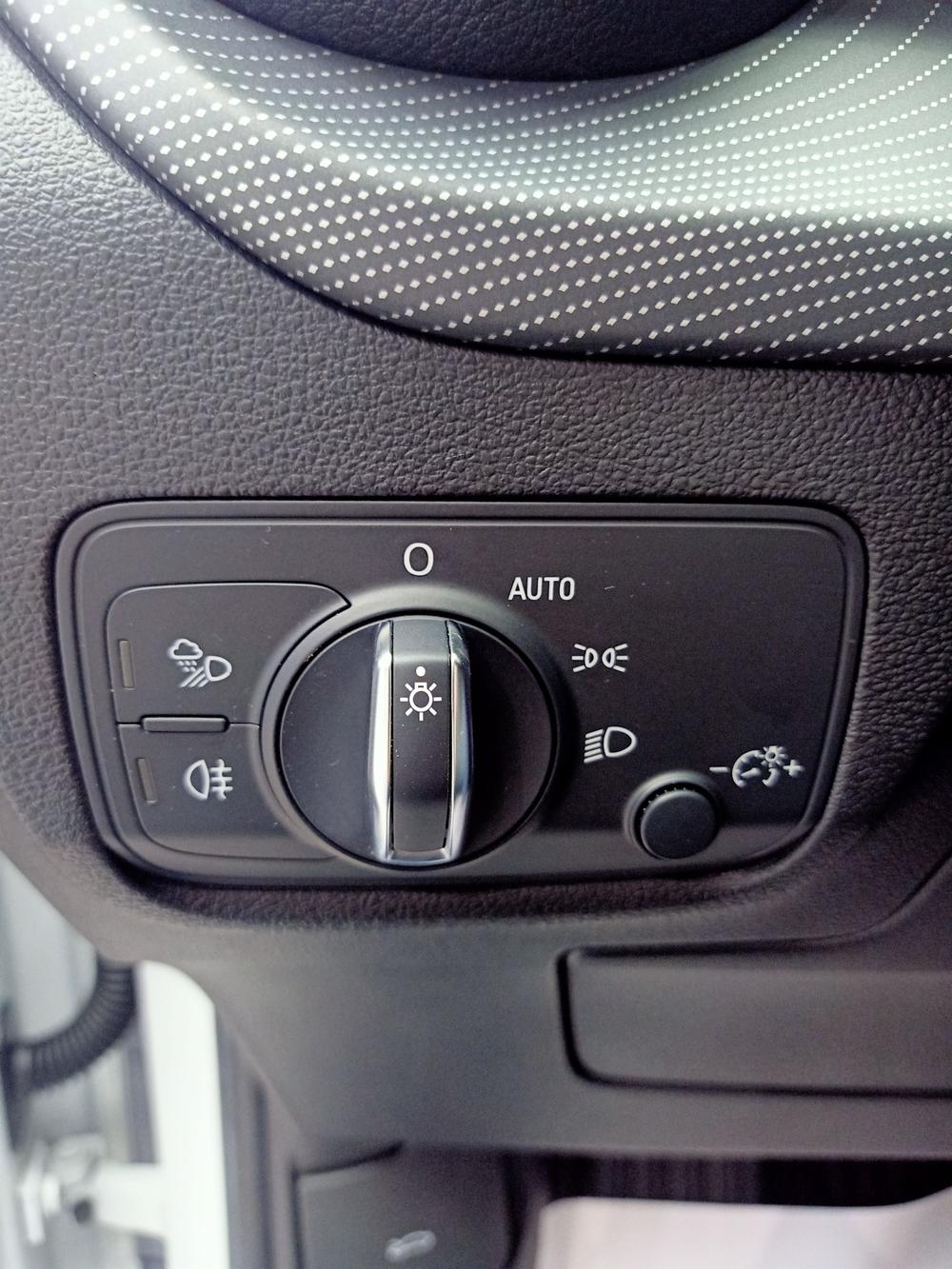Audi Audi Q2L