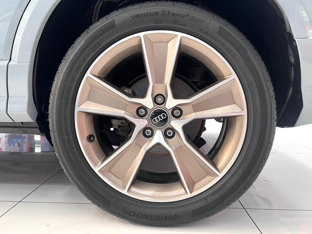 Audi Audi Q2L