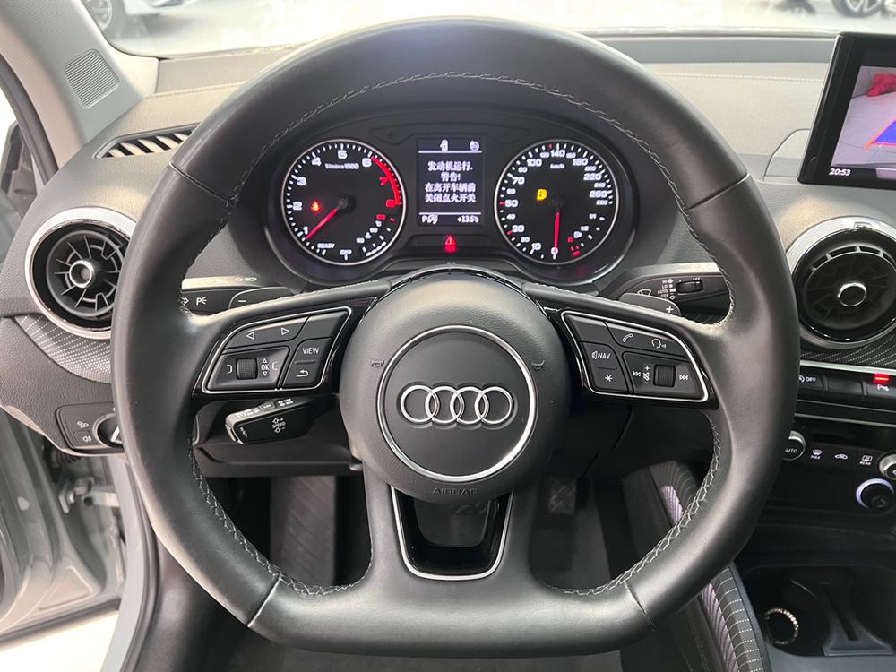 Audi Audi Q2L