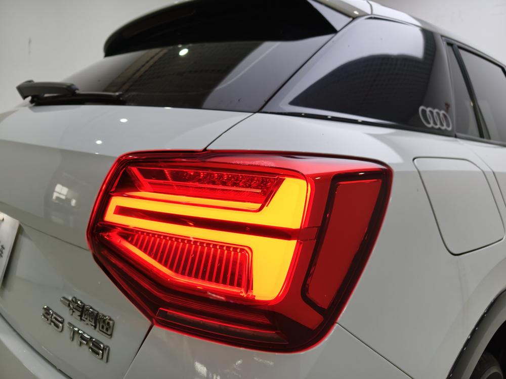 Audi Audi Q2L