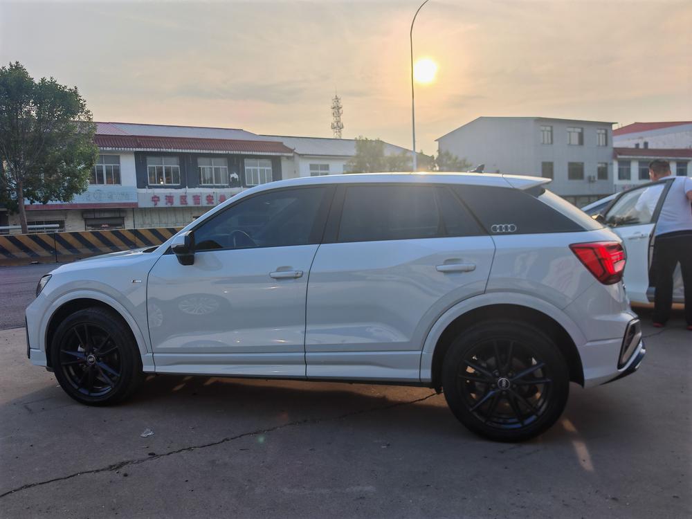 Audi Audi Q2L
