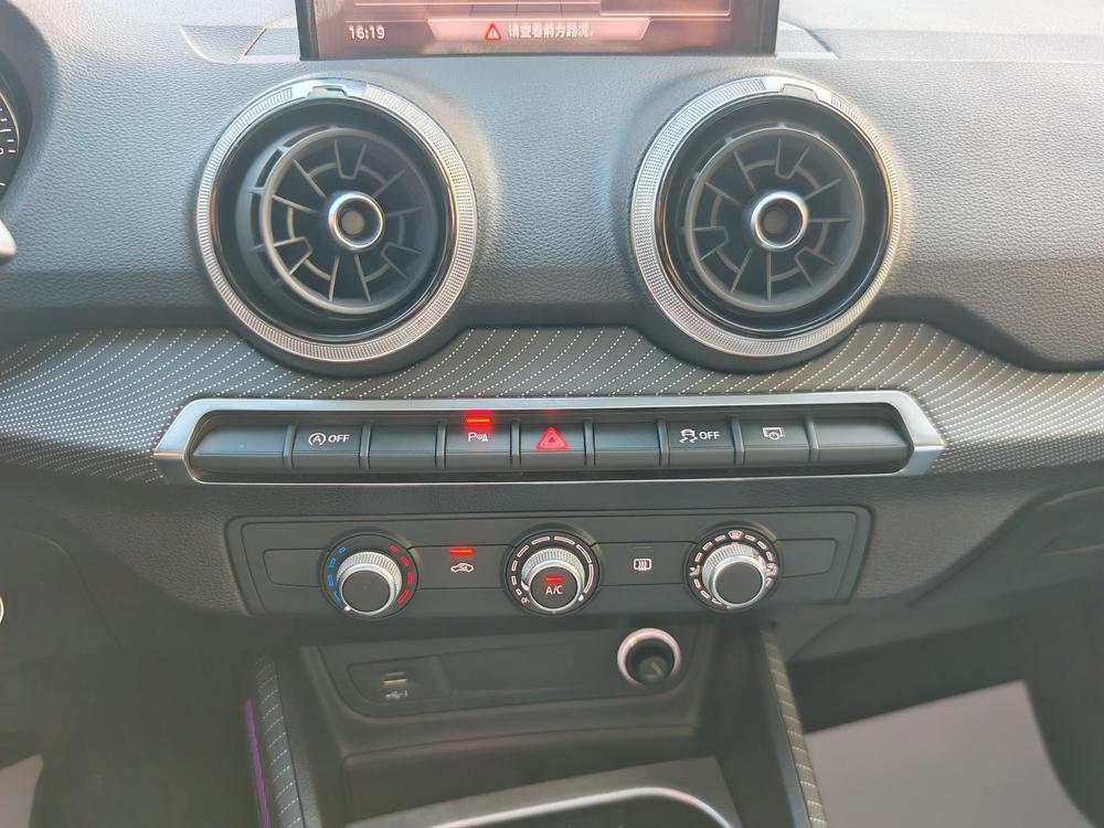 Audi Audi Q2L