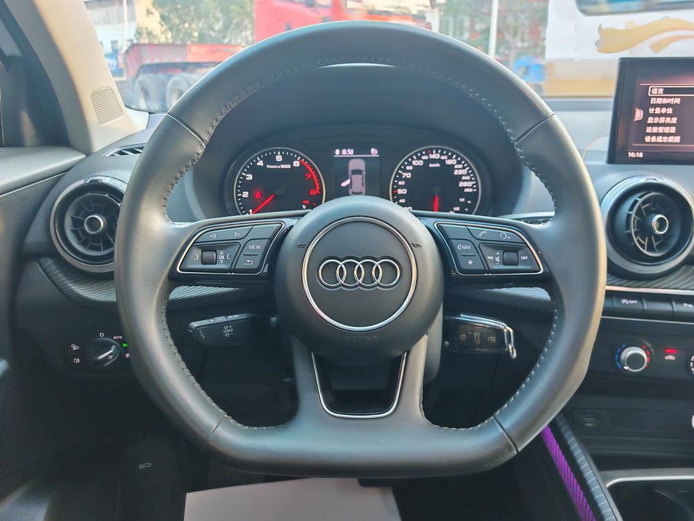 Audi Audi Q2L