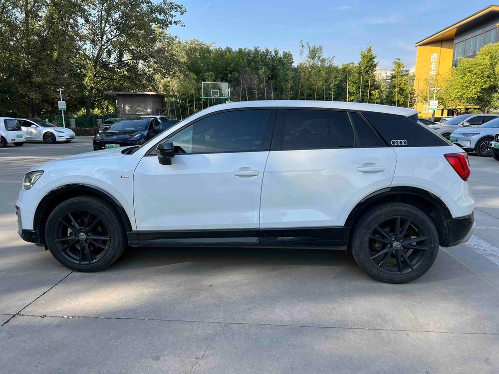 Audi Audi Q2L