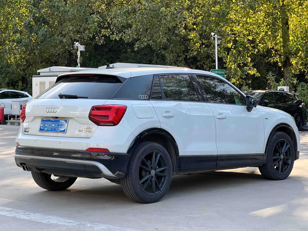 Audi Audi Q2L