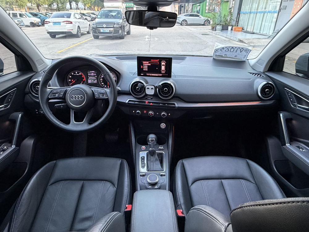 Audi Audi Q2L
