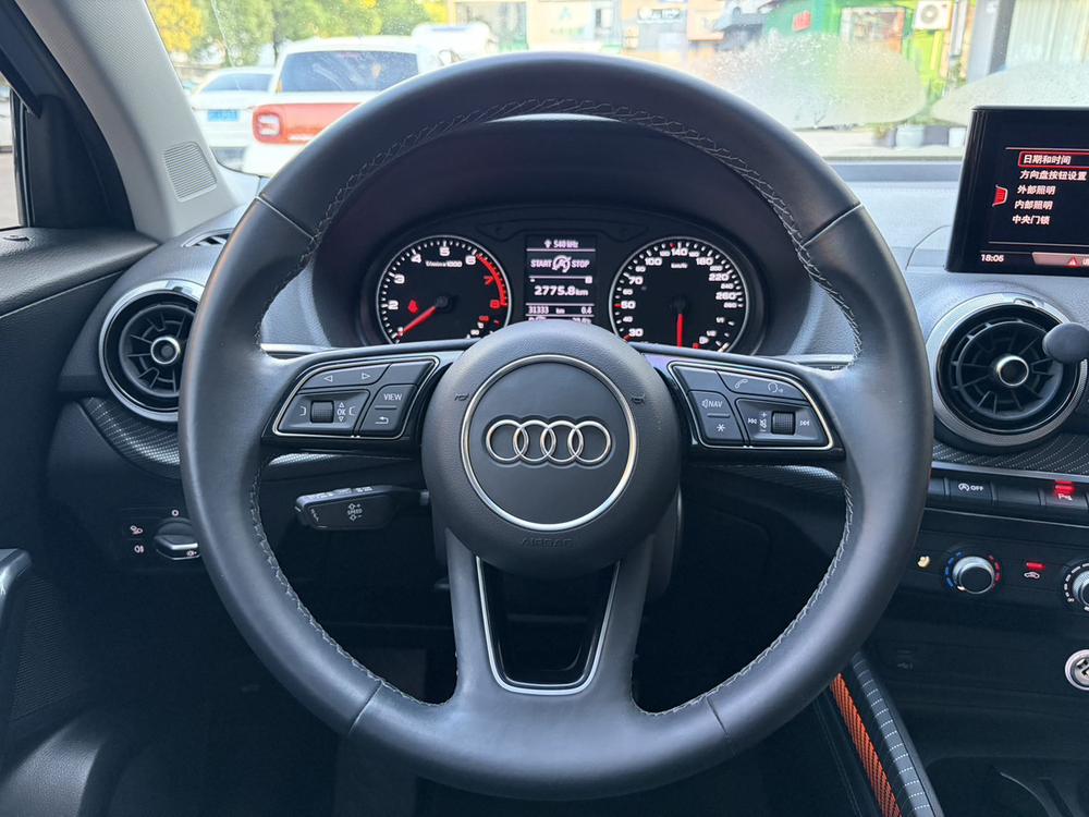 Audi Audi Q2L