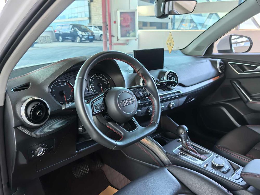 Audi Audi Q2L