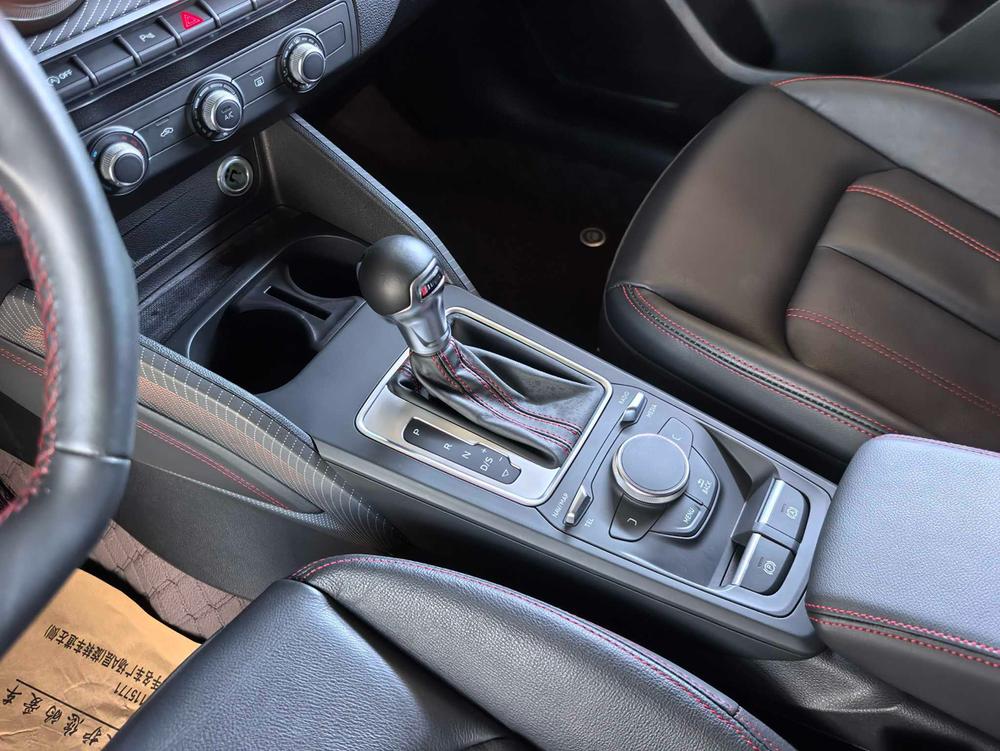 Audi Audi Q2L