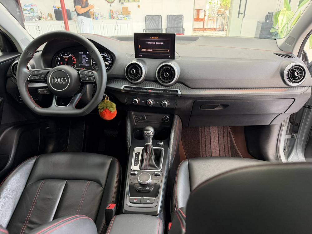 Audi Audi Q2L