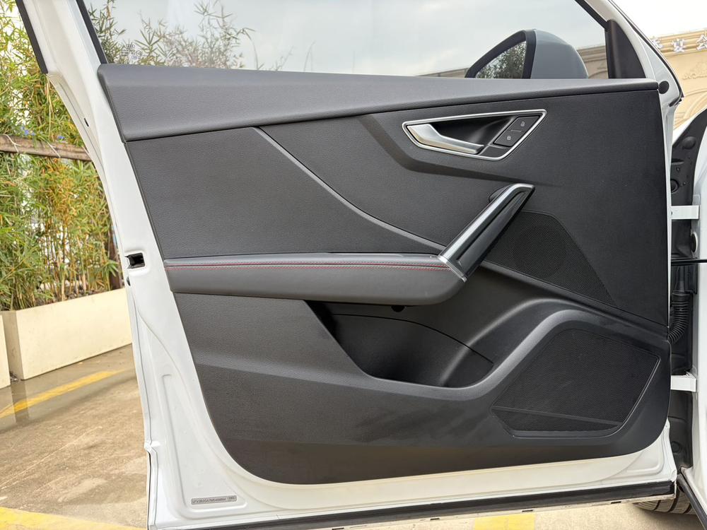 Audi Audi Q2L