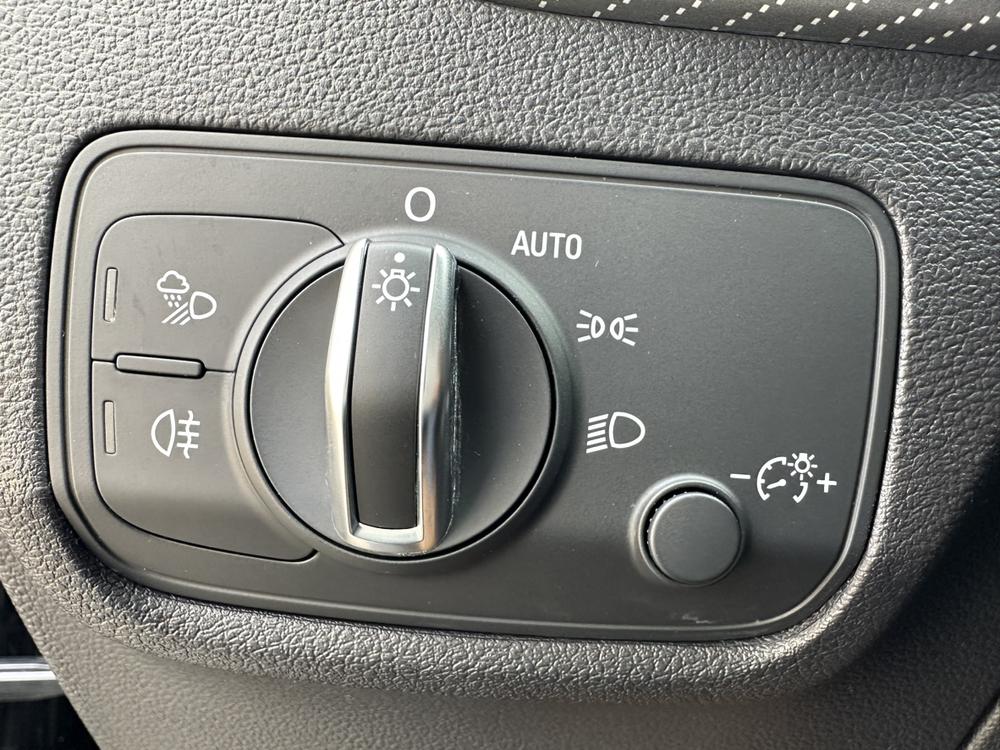 Audi Audi Q2L
