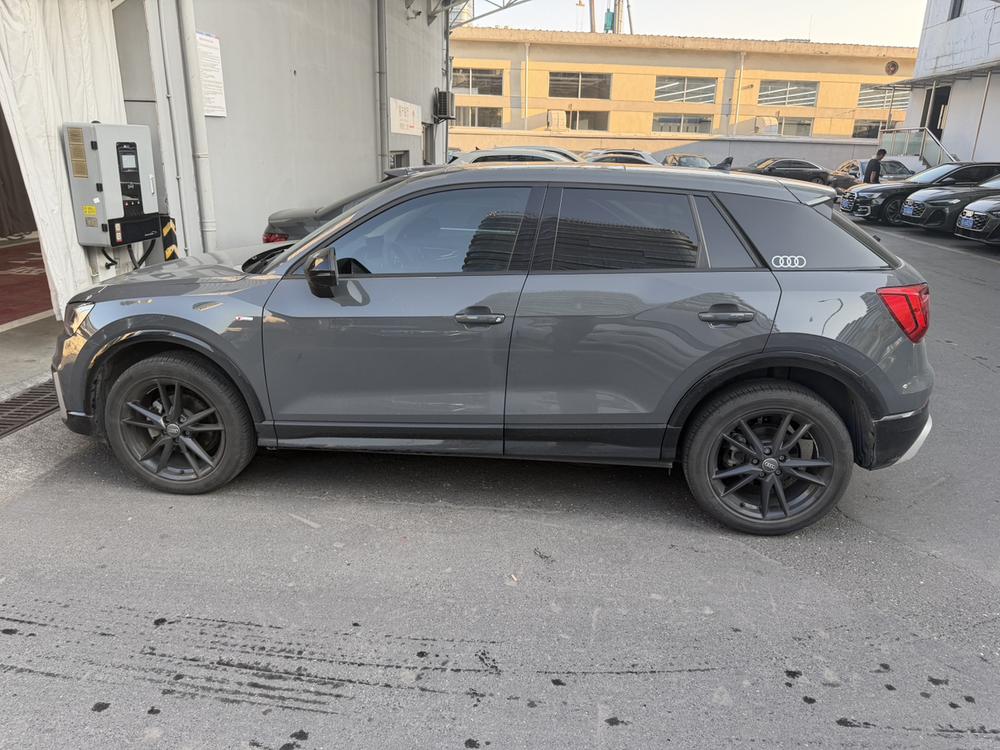 Audi Audi Q2L