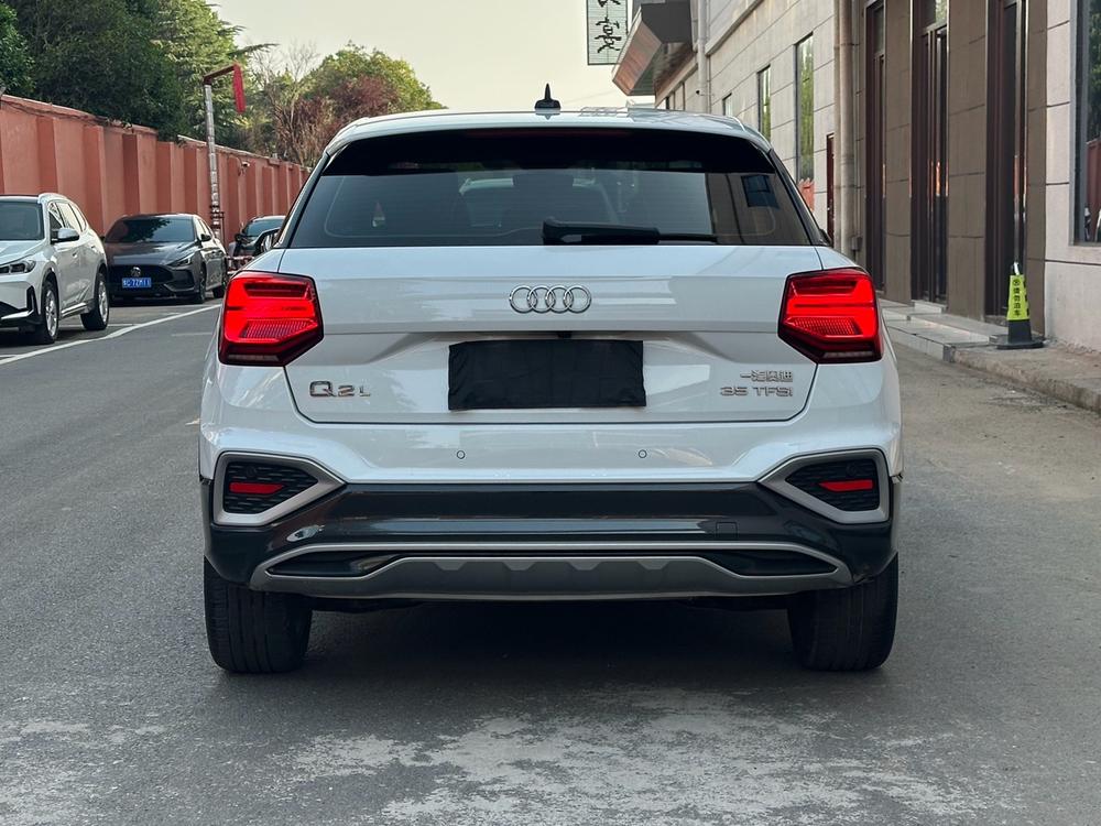 Audi Audi Q2L