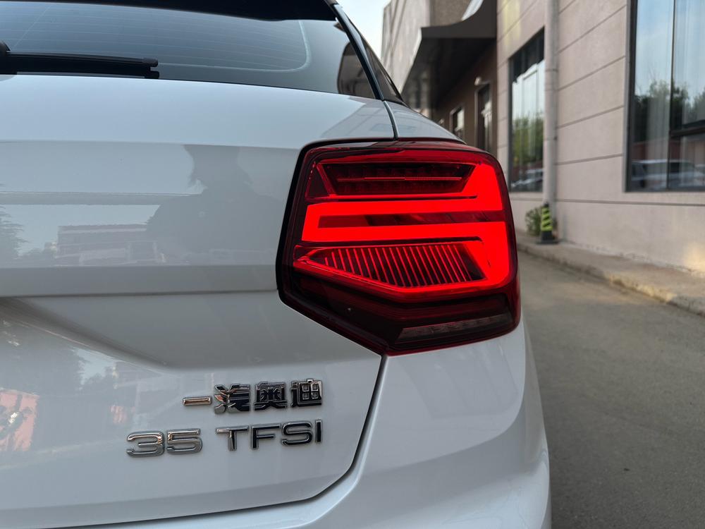 Audi Audi Q2L