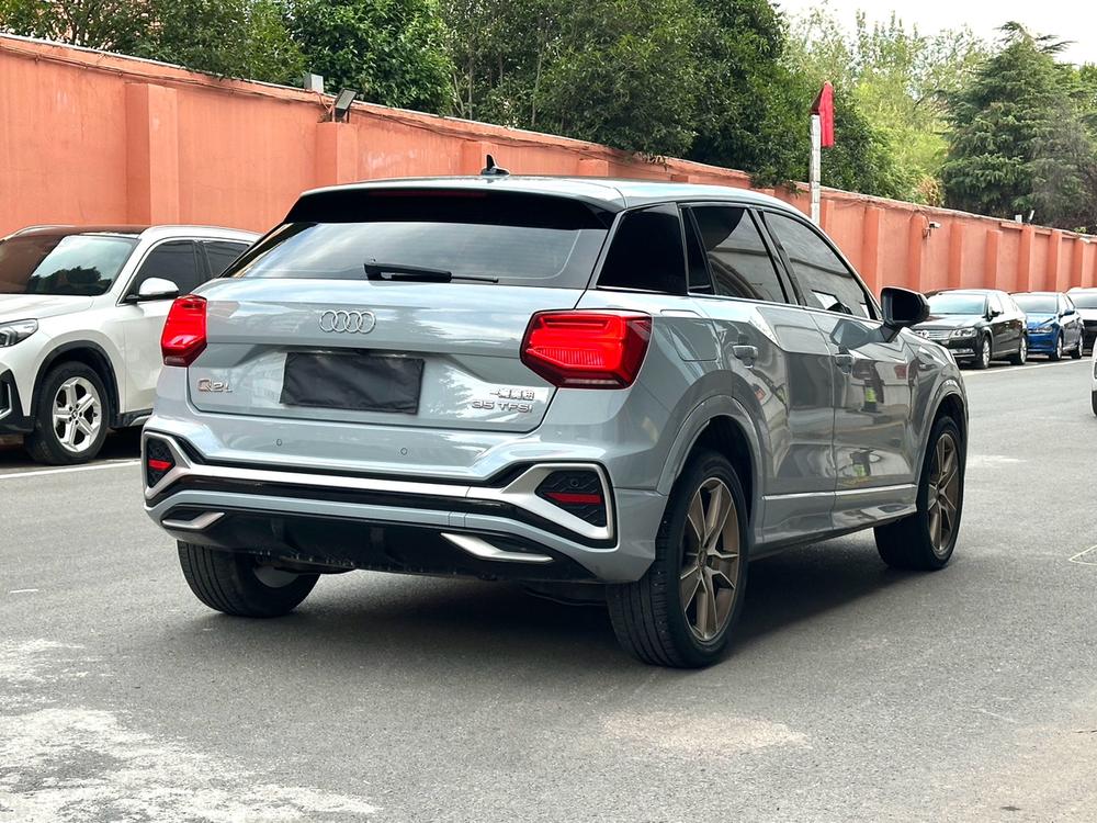 Audi Audi Q2L