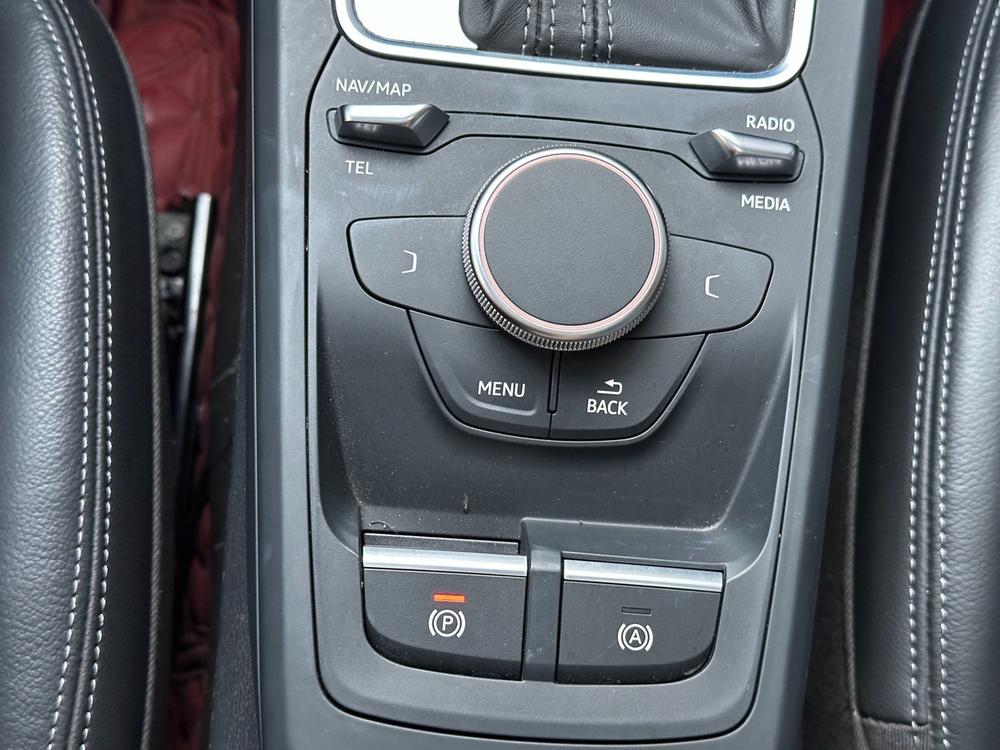 Audi Audi Q2L