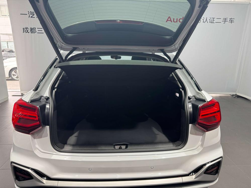 Audi Audi Q2L