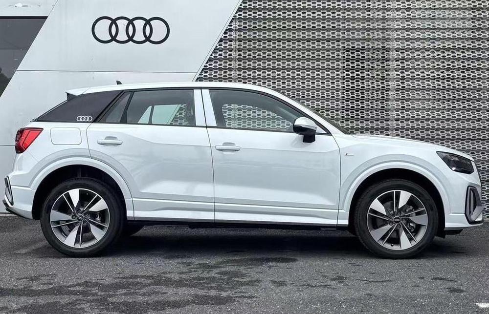 Audi Audi Q2L