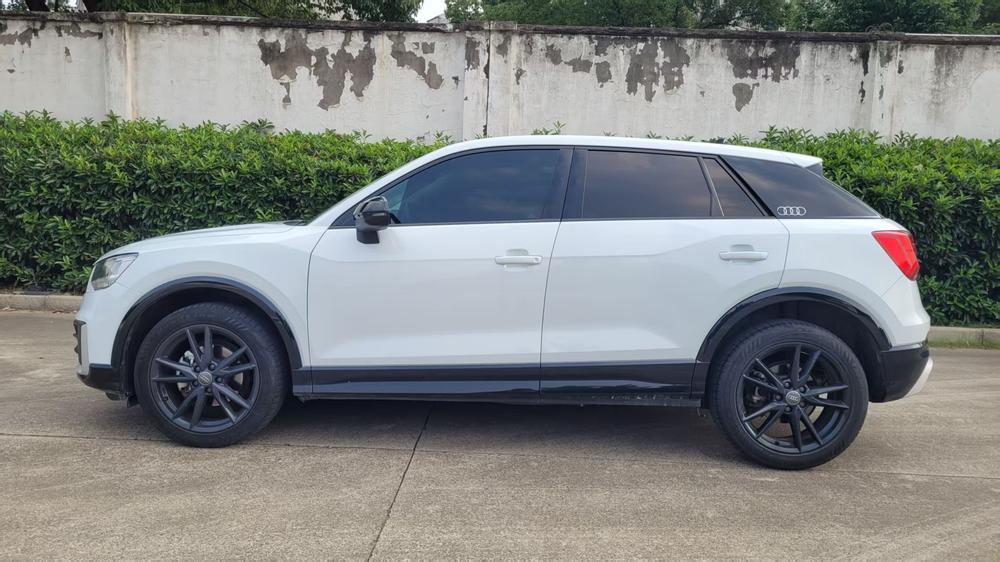 Audi Audi Q2L
