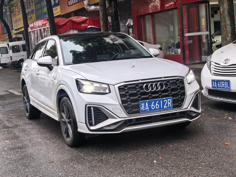 Audi Audi Q2L