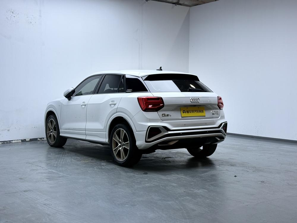 Audi Audi Q2L