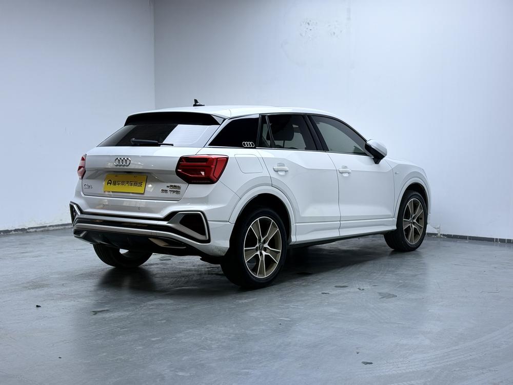 Audi Audi Q2L