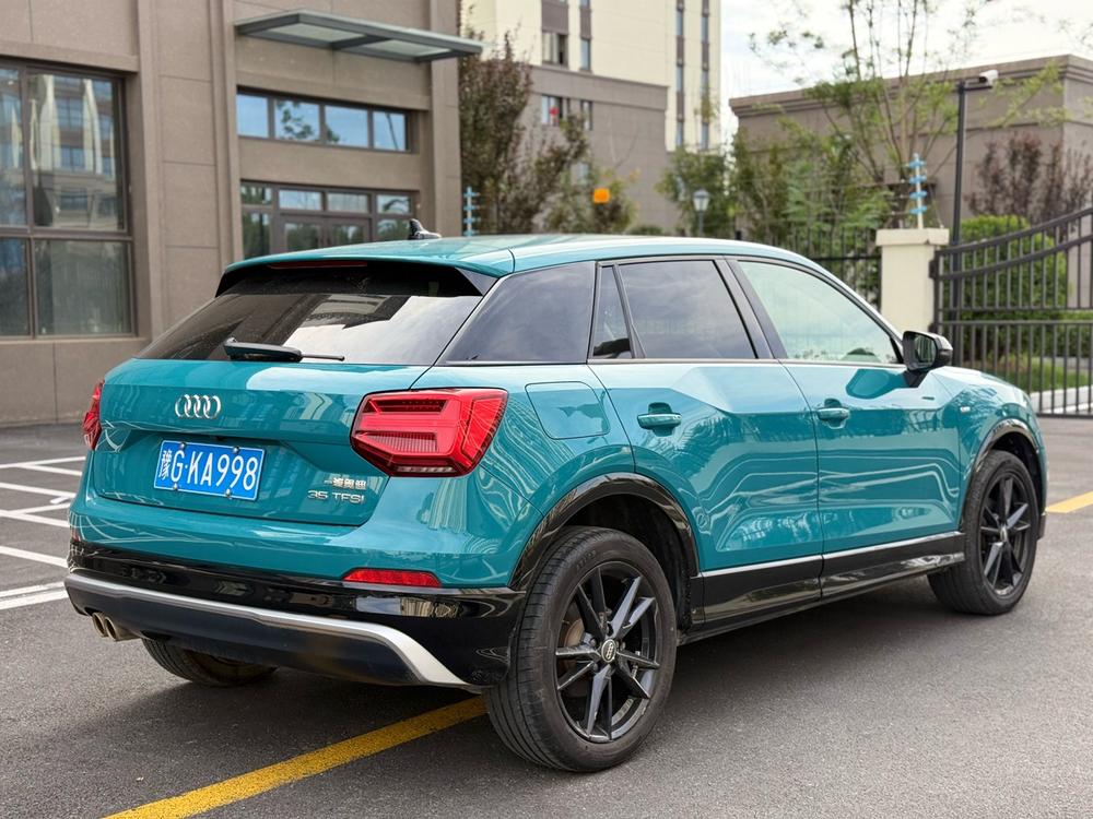 Audi Audi Q2L