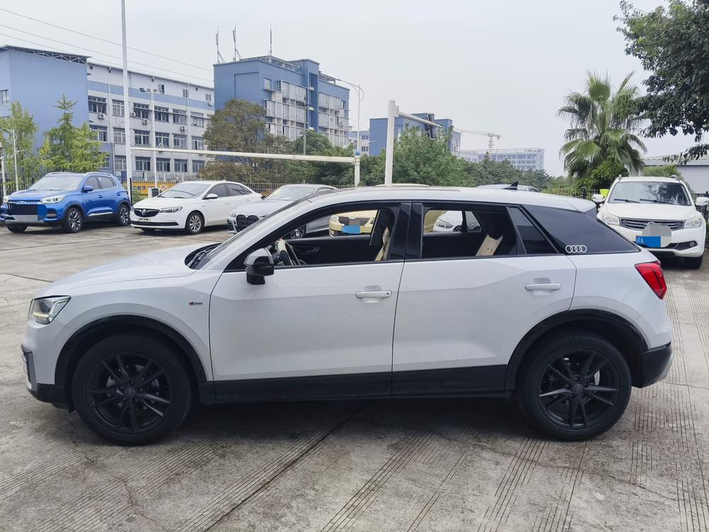 Audi Audi Q2L