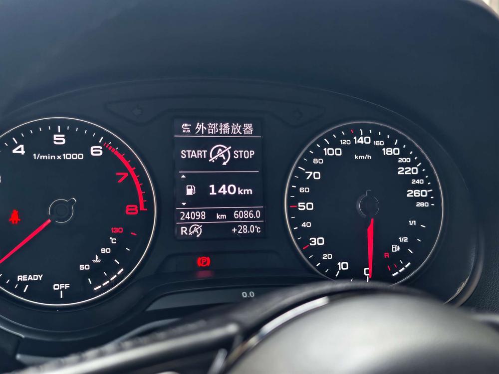 Audi Audi Q2L