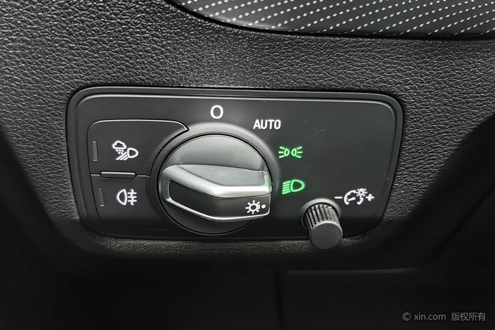 Audi Audi Q2L