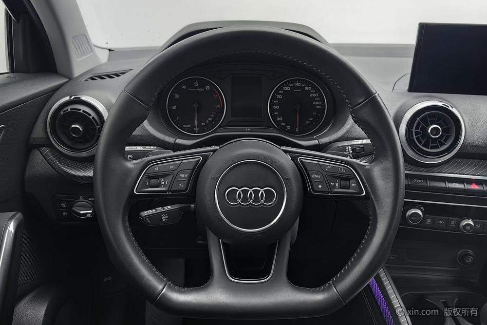 Audi Audi Q2L
