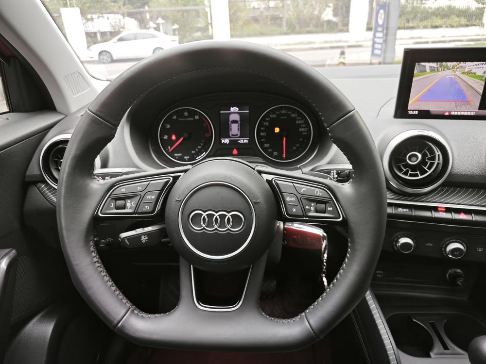 Audi Audi Q2L