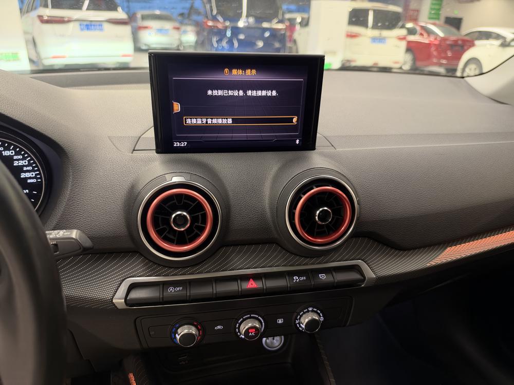 Audi Audi Q2L