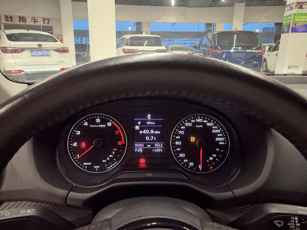 Audi Audi Q2L